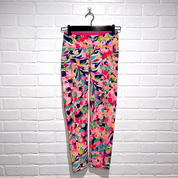 Lilly Pulitzer Luxletic Women's UPF 50+ Weekender Midi Pant in Pima Colada Club - Picture 2 of 10